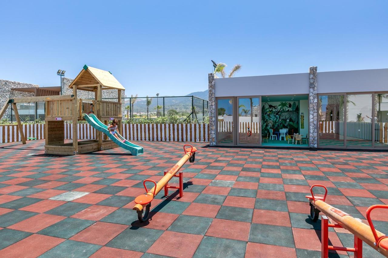 Utopia Blu Hotel Tigkaki  Ngoại thất bức ảnh