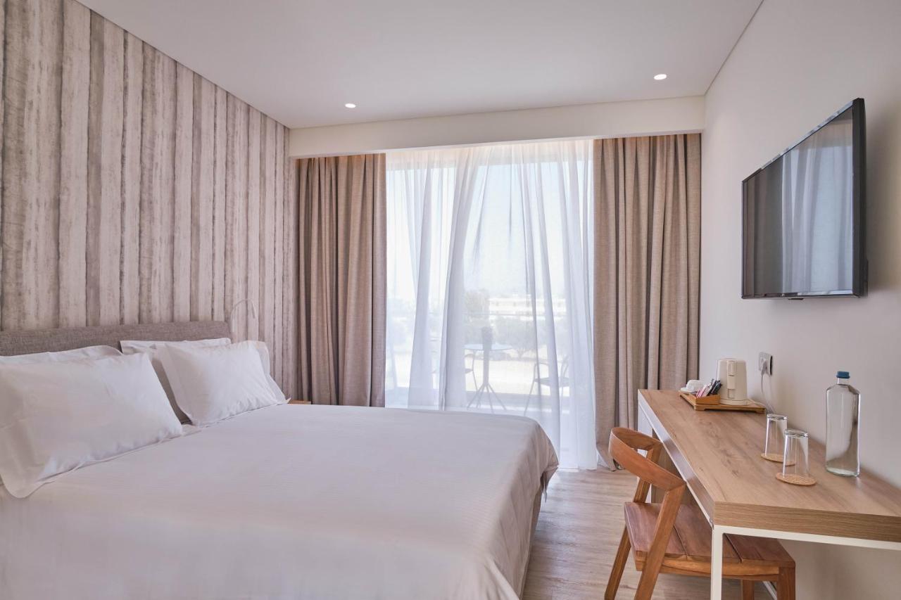 Utopia Blu Hotel Tigkaki  Ngoại thất bức ảnh