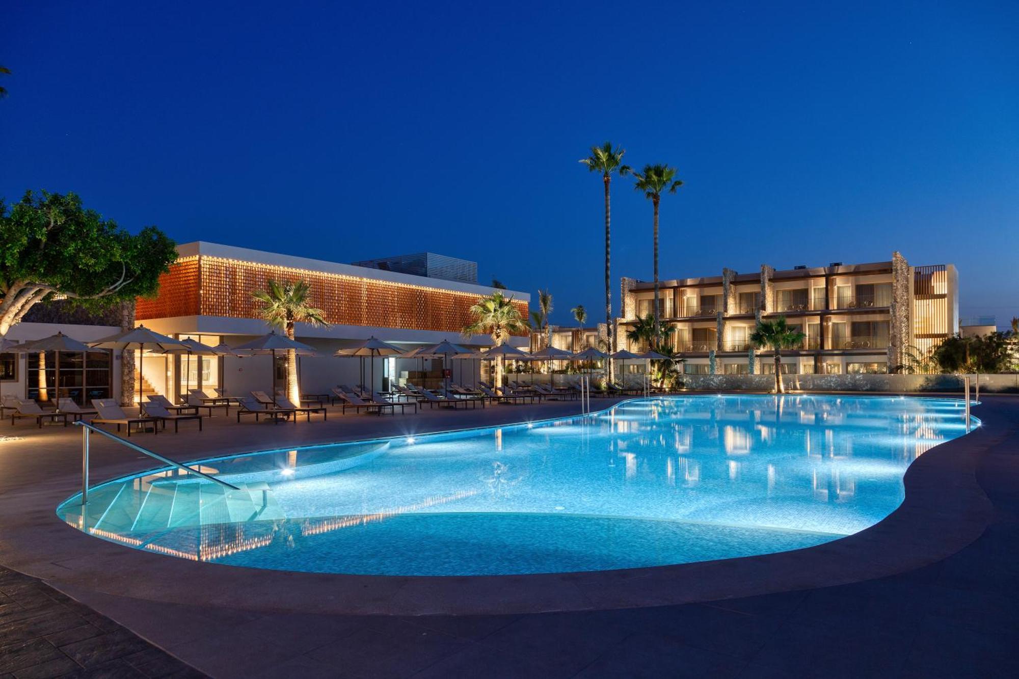 Utopia Blu Hotel Tigkaki  Ngoại thất bức ảnh