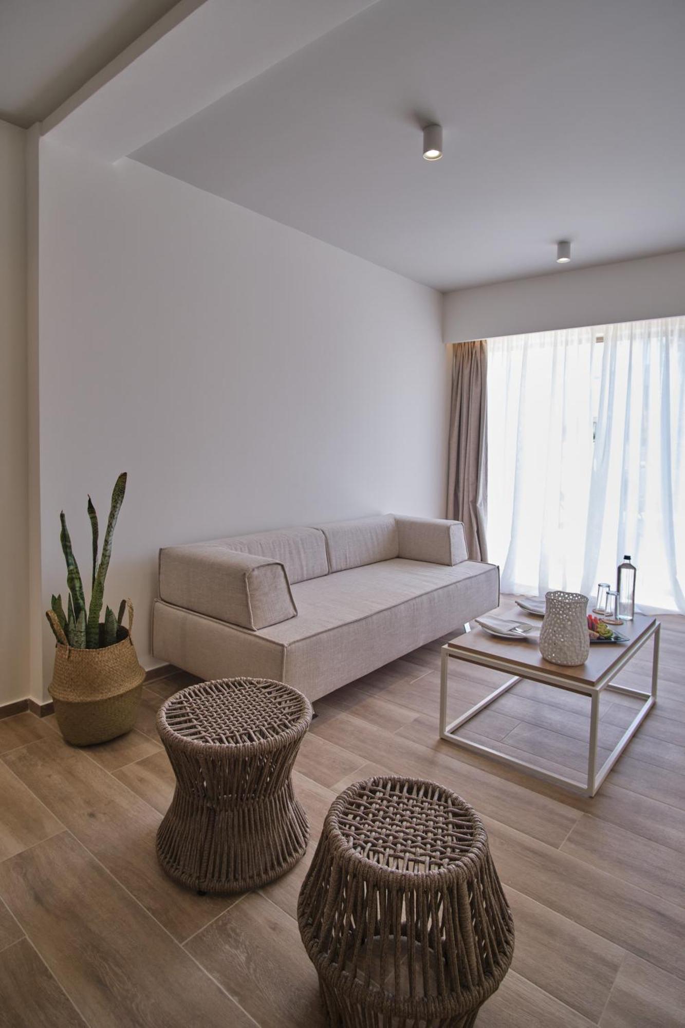 Utopia Blu Hotel Tigkaki  Ngoại thất bức ảnh