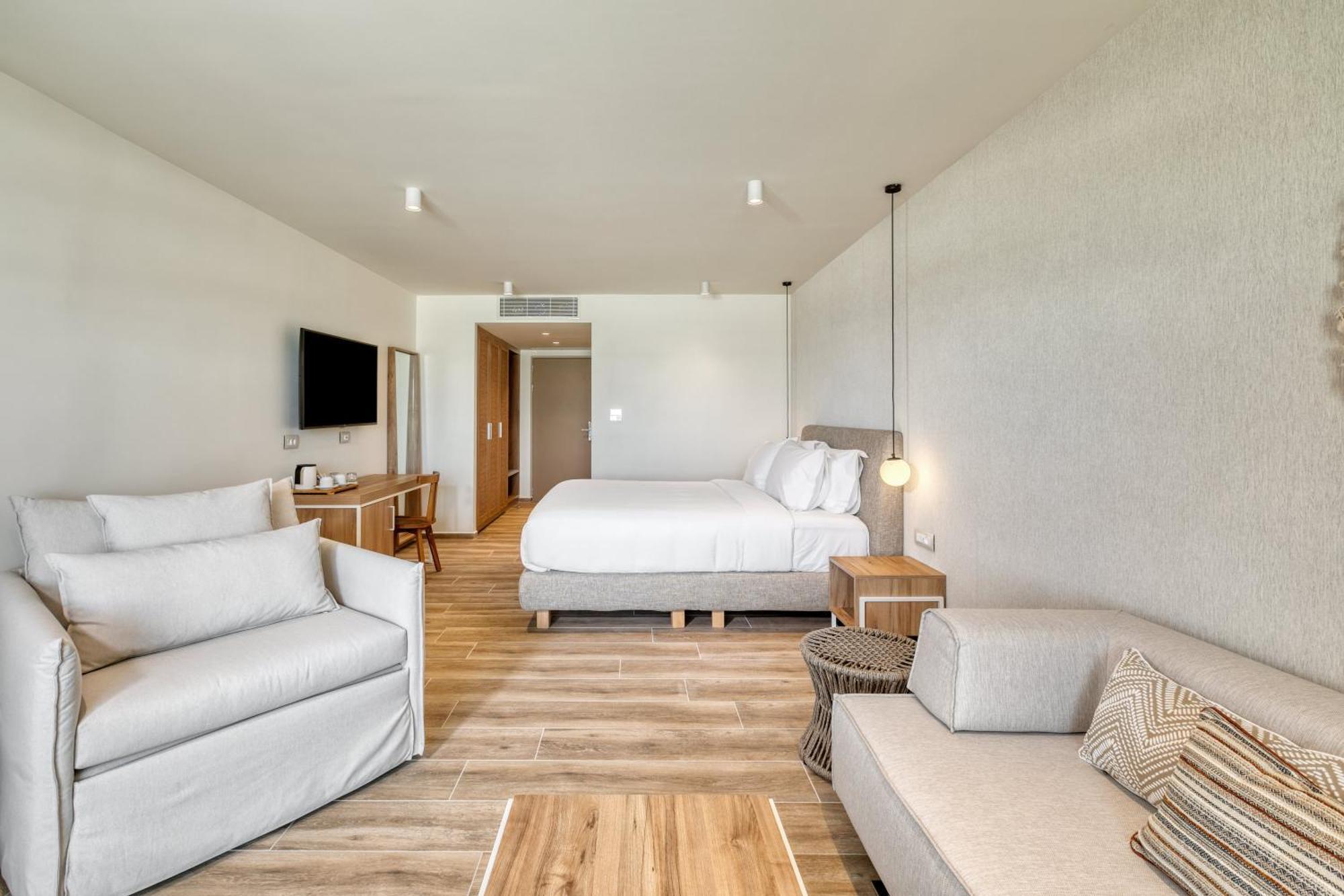 Utopia Blu Hotel Tigkaki  Ngoại thất bức ảnh
