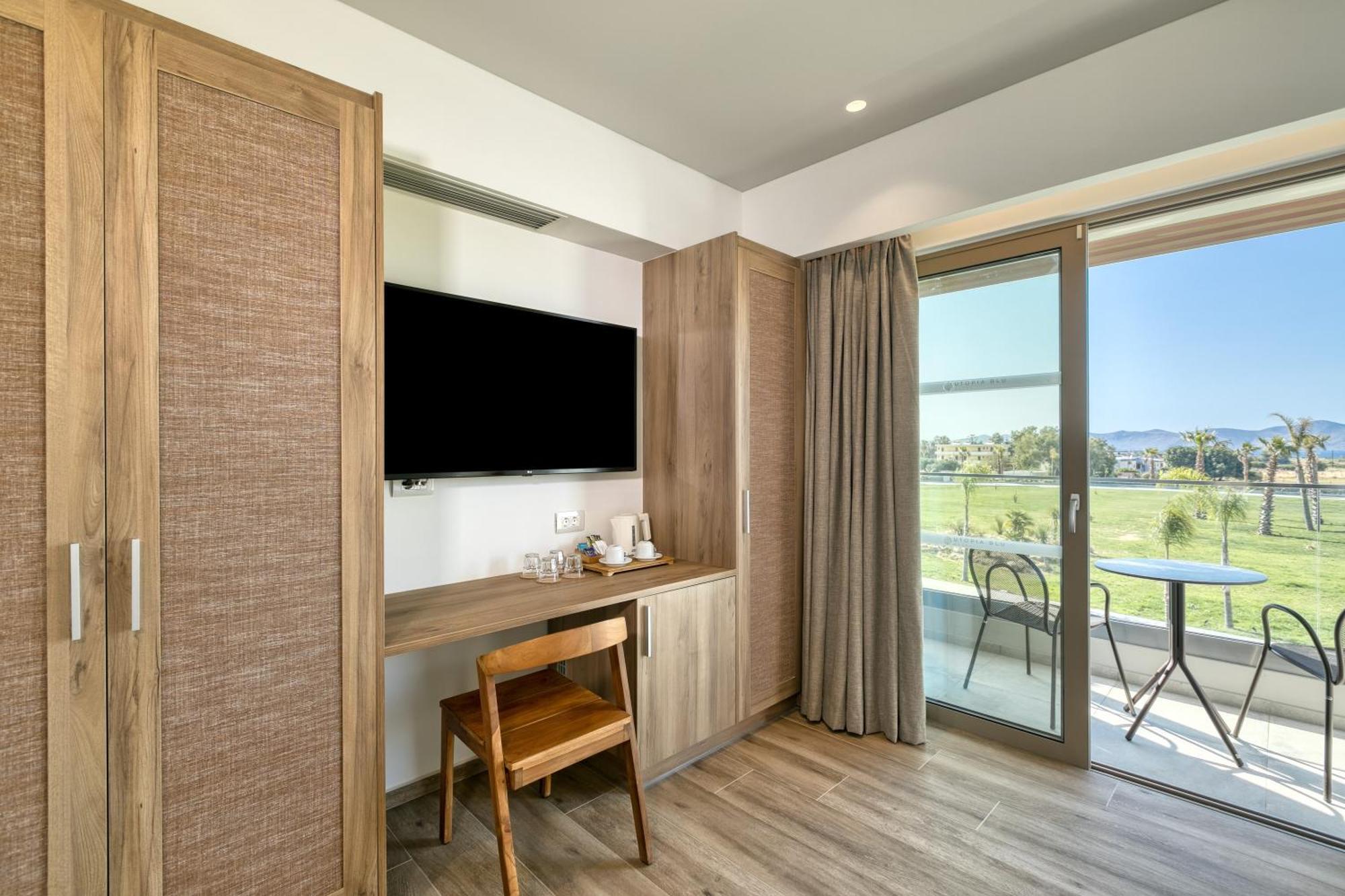 Utopia Blu Hotel Tigkaki  Ngoại thất bức ảnh