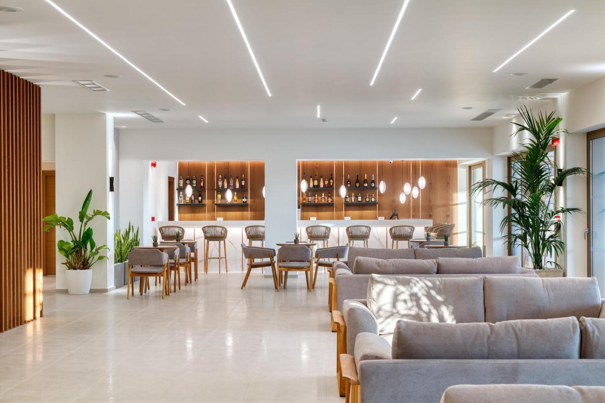 Utopia Blu Hotel Tigkaki  Ngoại thất bức ảnh